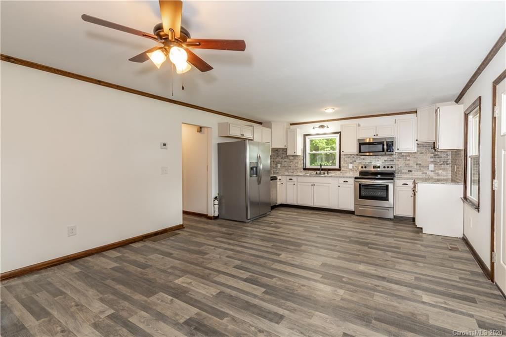 381 Pole Miller Road Brevard, NC 28712 - Photo 9 of 33 Gallery Image 9