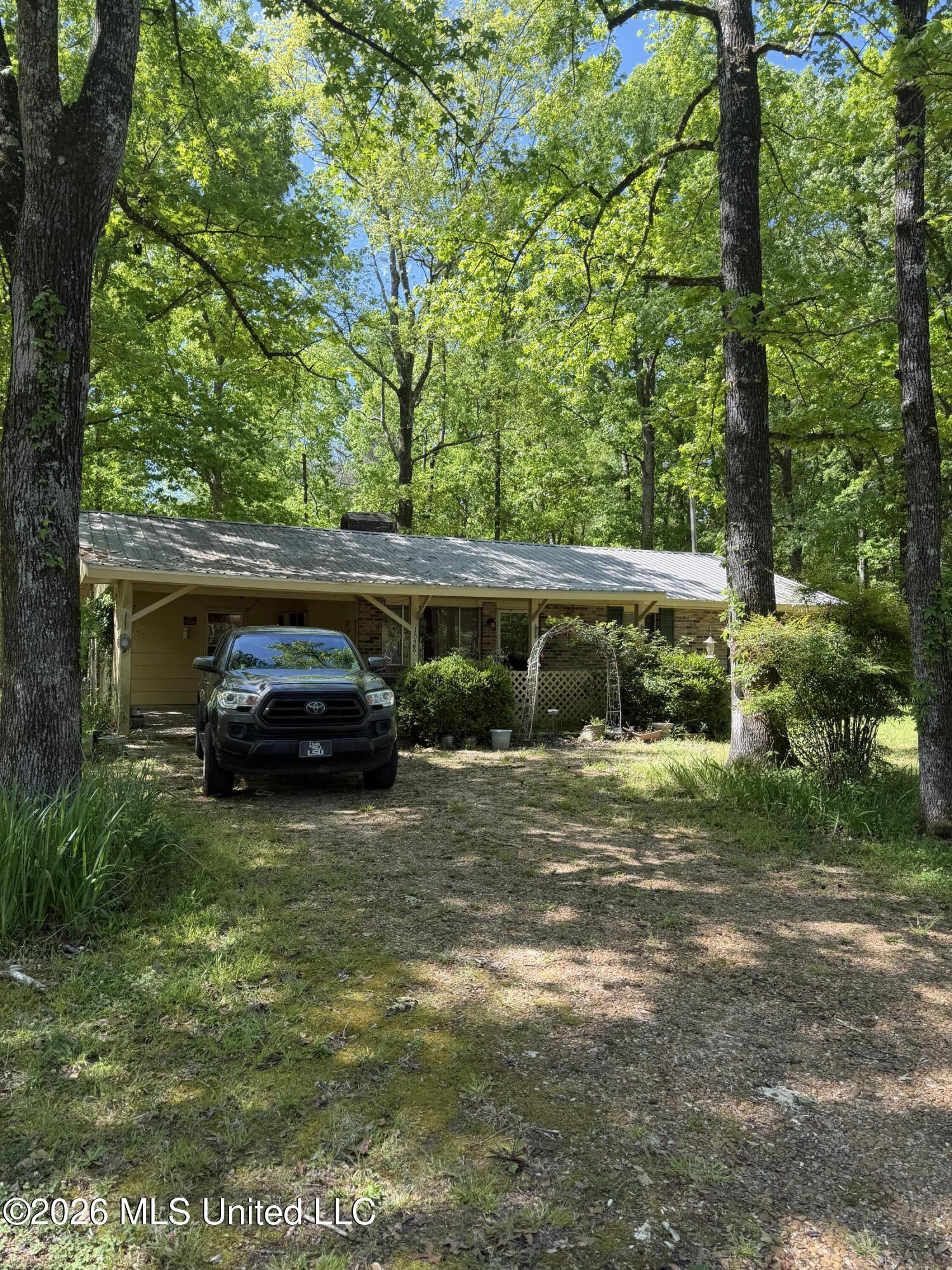 1028 Busy Corner Road Gloster, MS 39638 - Photo 2 of 20 IMG_2346