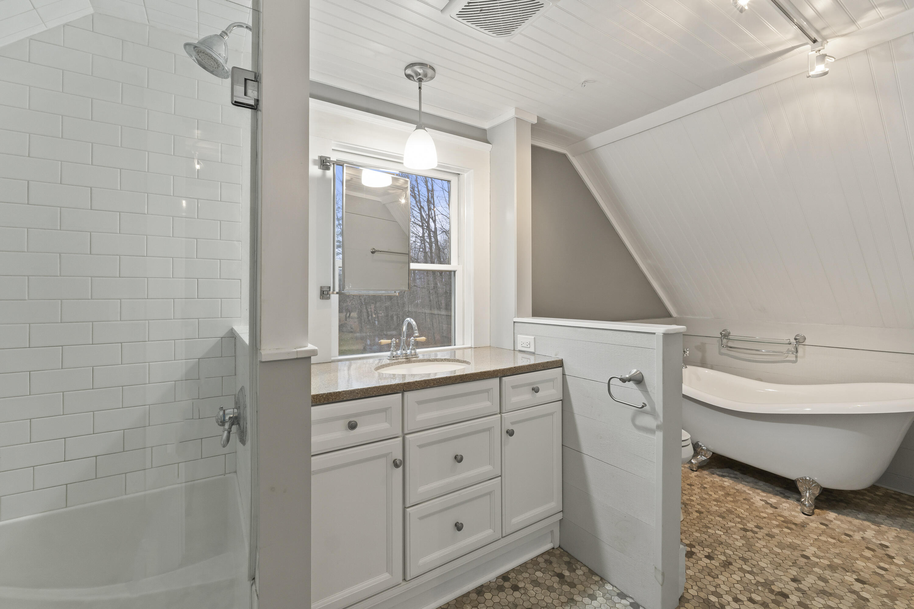 209 Dunn Road Poland, ME 04274 - Photo 46 of 68 En-suite bath