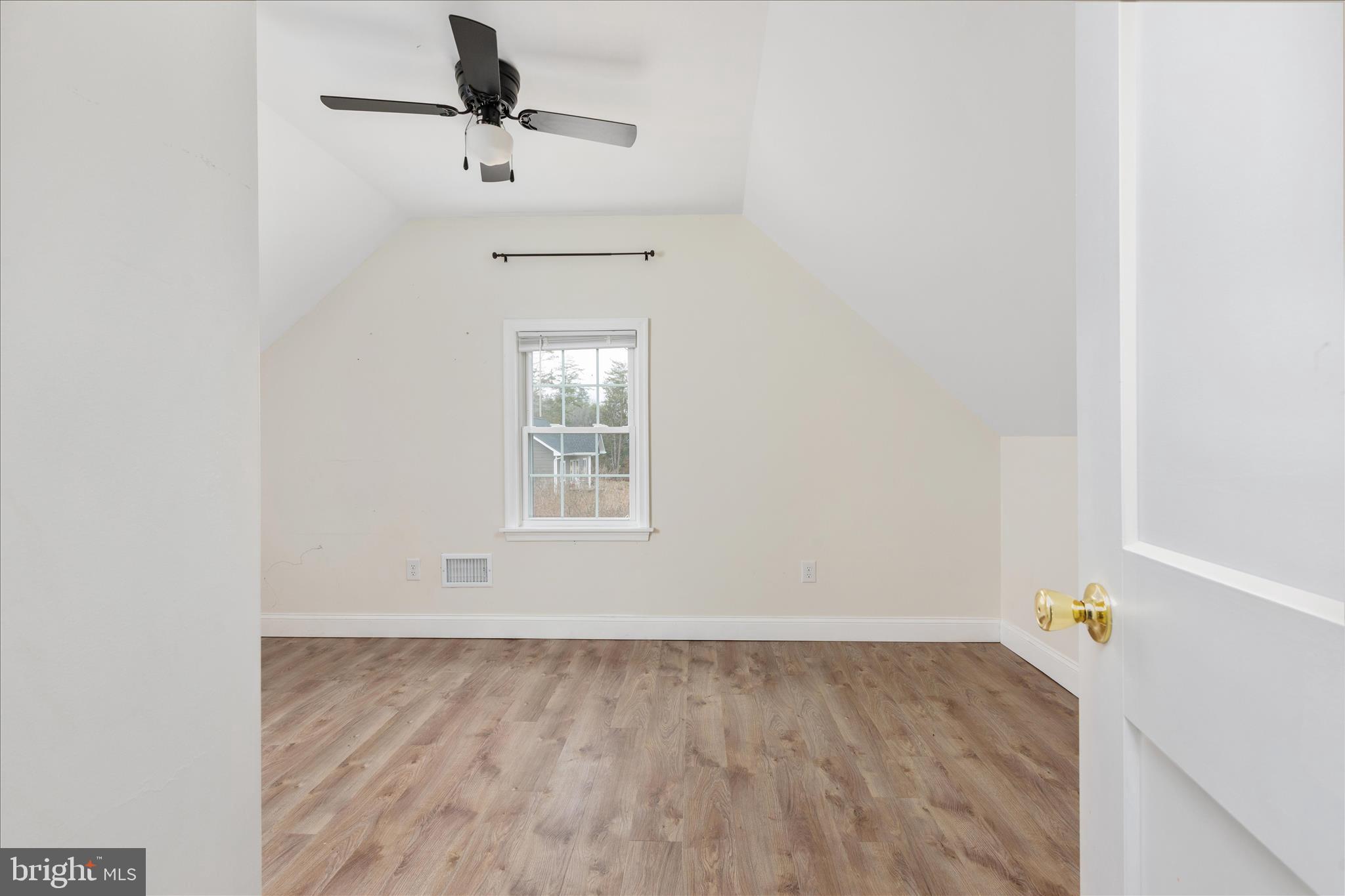 5655 Strasburg Road Strasburg, VA 22657 - Photo 31 of 85 an empty room with a window