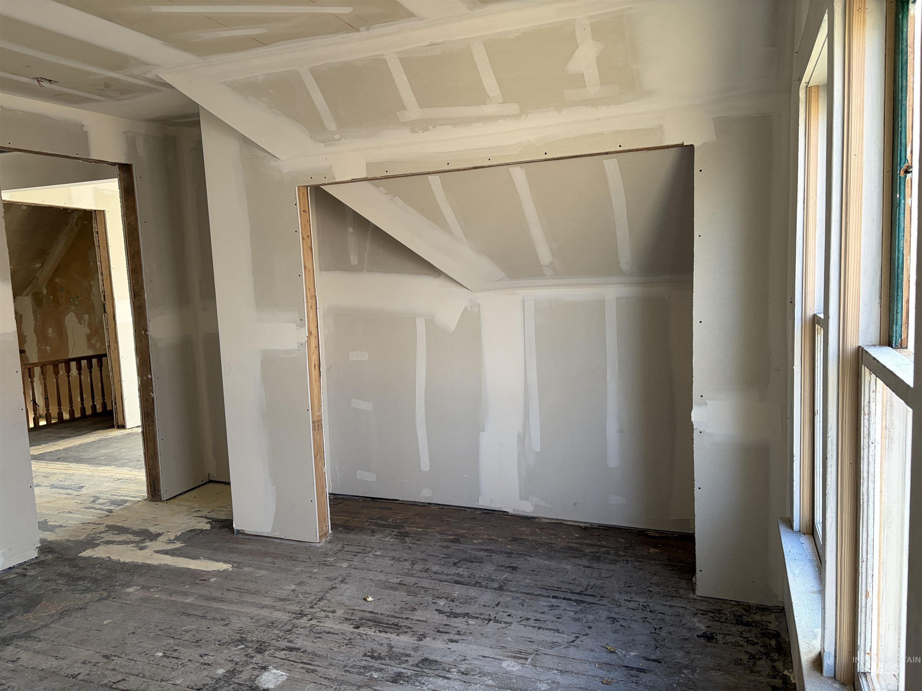 308 East Park Street Weiser, ID 83672 - Photo 35 of 50 View of empty room