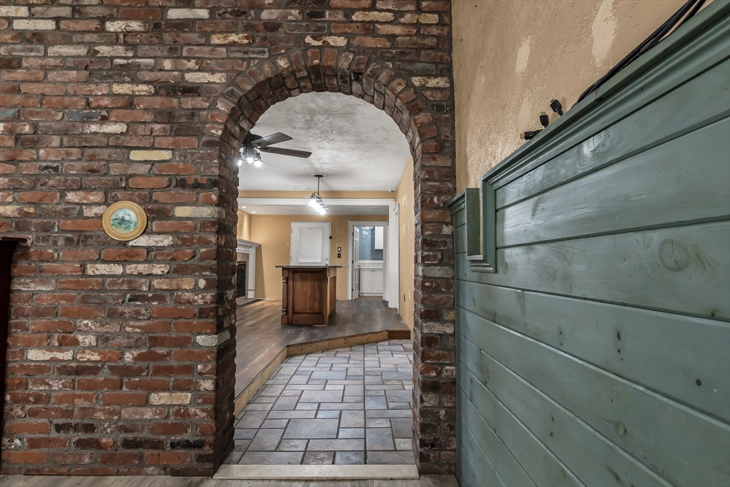 83 Prospect Street, Unit 1 Worcester, MA 01605 - Photo 6 of 24