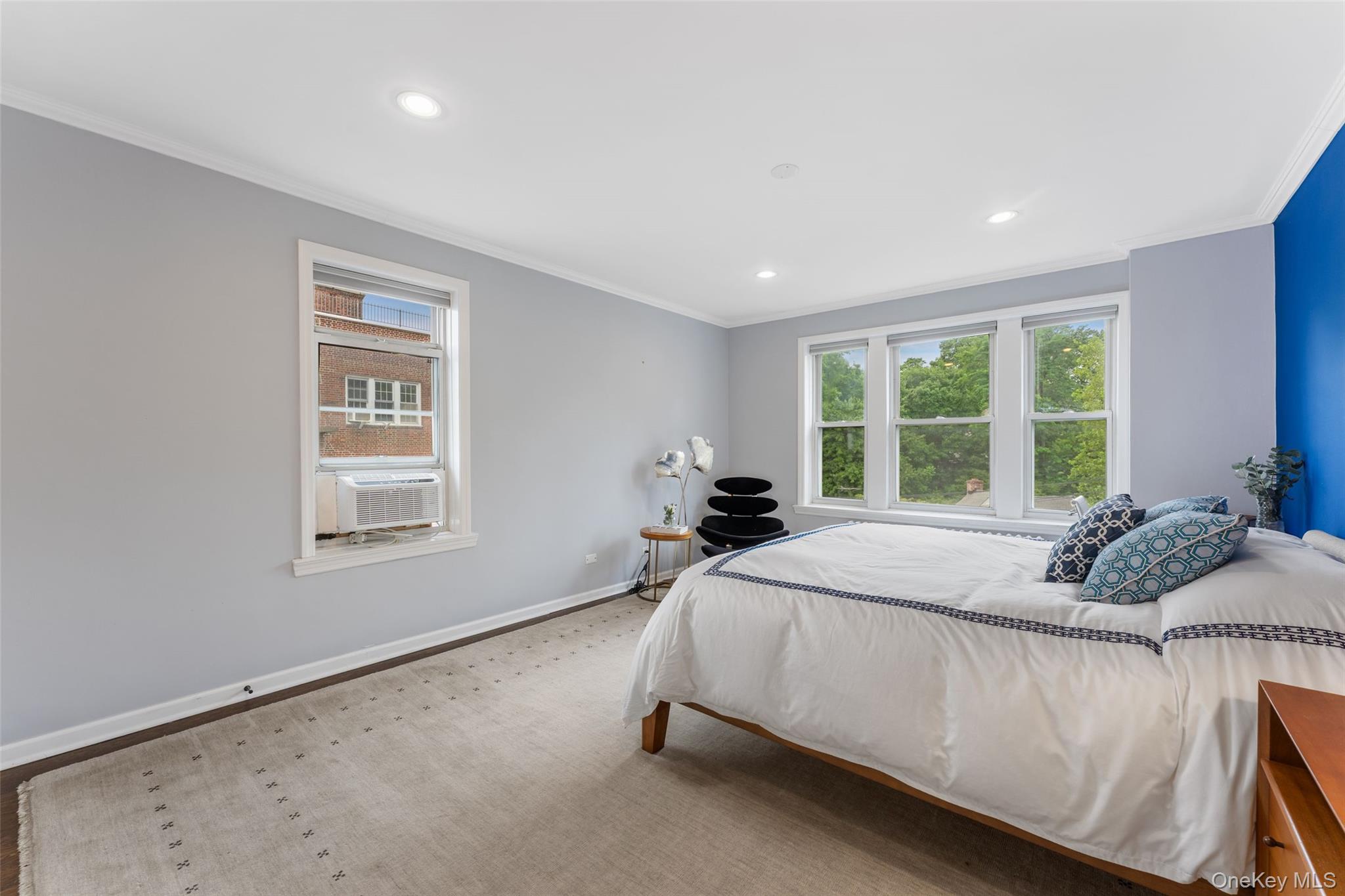 280 Bronxville Road, Unit 8B Bronxville, NY 10708 - Photo 8 of 14 Expansive bedroom with gorgeous light, recessed lighting and two exposures.