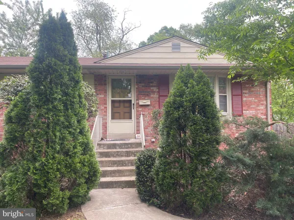 $634,900 | 812 Grant Street, Herndon, VA 20170