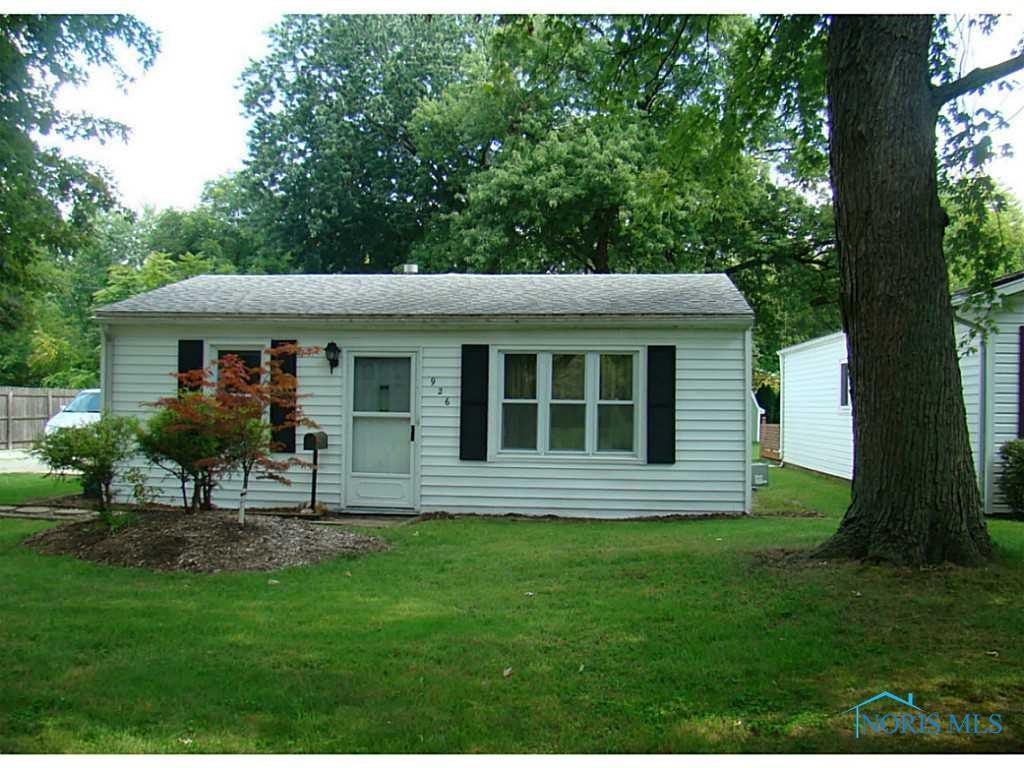 926 Rochelle Road Toledo, OH 43615 - Photo 2 of 12 Exterior Front.