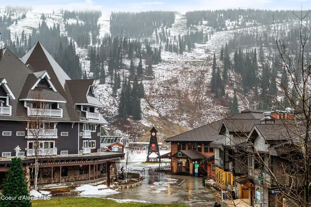 $899,000 | 124 Village Lane, Unit 305, Sandpoint, ID 83864