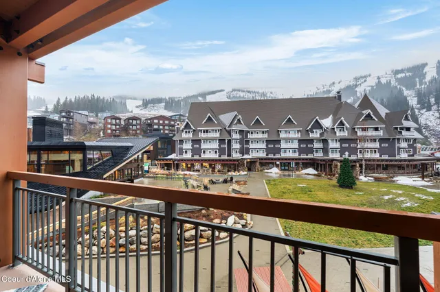 $899,000 | 124 Village Lane, Unit 305, Sandpoint, ID 83864