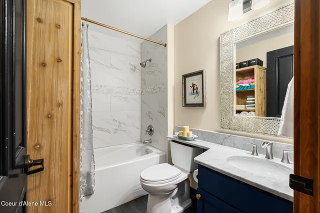 $899,000 | 124 Village Lane, Unit 305, Sandpoint, ID 83864