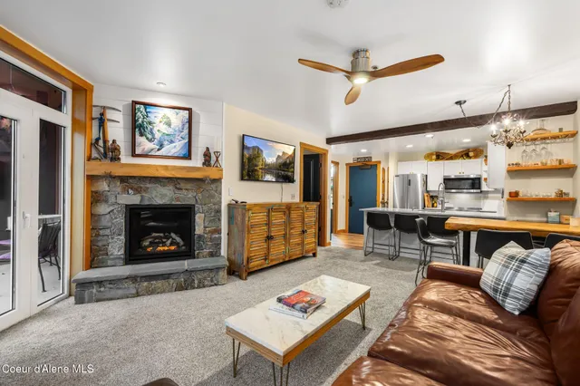 $899,000 | 124 Village Lane, Unit 305, Sandpoint, ID 83864