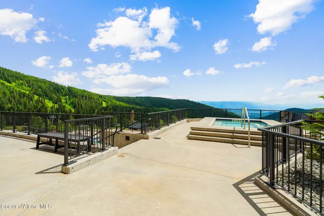$899,000 | 124 Village Lane, Unit 305, Sandpoint, ID 83864