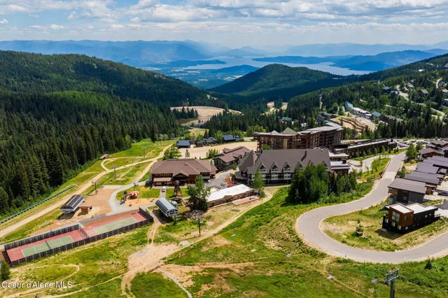 $899,000 | 124 Village Lane, Unit 305, Sandpoint, ID 83864