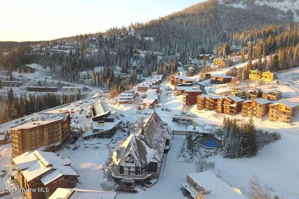 $889,000 | 124 Village Lane, Unit 305, Sandpoint, ID 83864