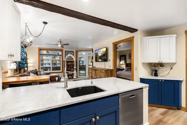 $889,000 | 124 Village Lane, Unit 305, Sandpoint, ID 83864