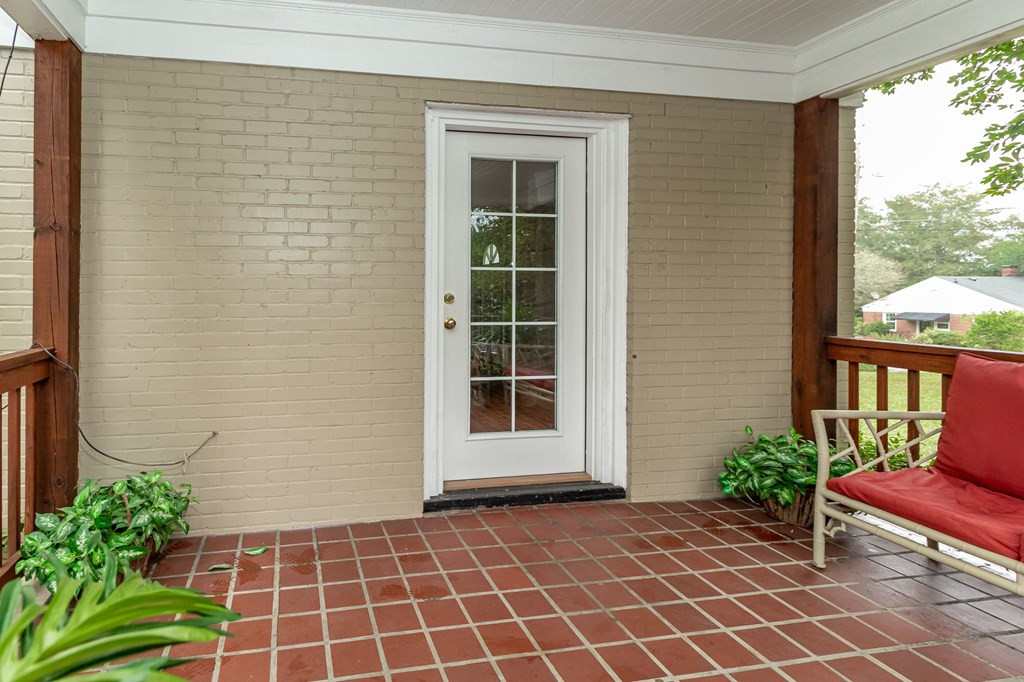 1735 Berkeley Road Augusta, GA 30904 - Photo 11 of 33 Side patio