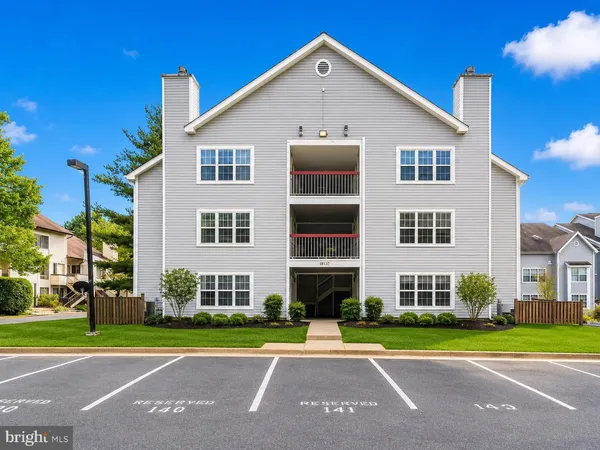 $1,850 | 18537 Boysenberry Drive, Unit 307, Gaithersburg, MD 20879