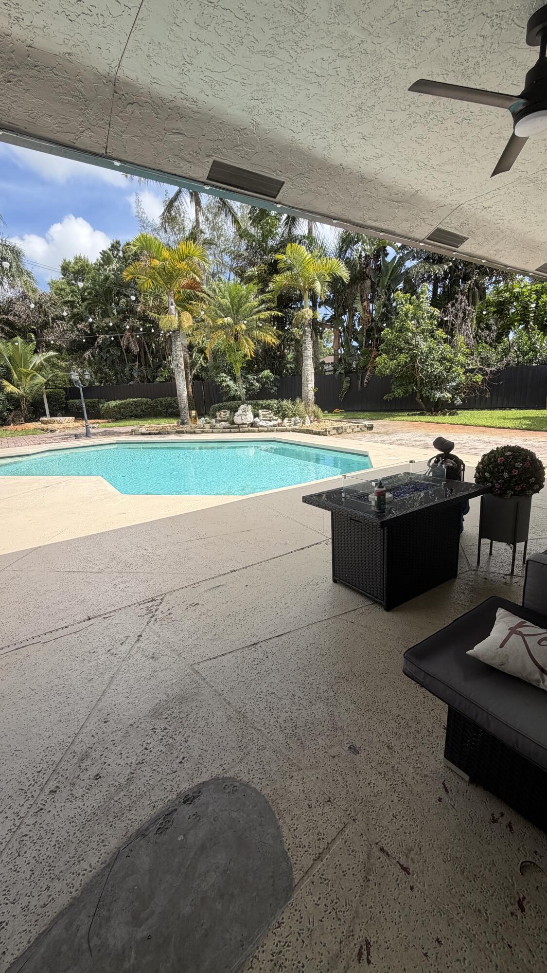 132 Nottingham Road Royal Palm Beach, FL 33411 - Photo 23 of 24 IMG_3227