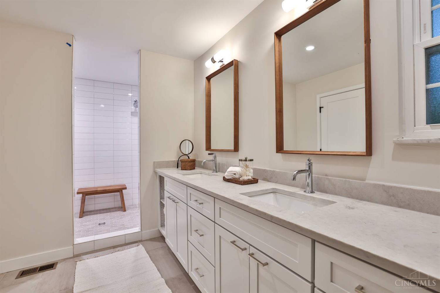 8765 Weller Road Cincinnati, OH 45249 - Photo 23 of 63