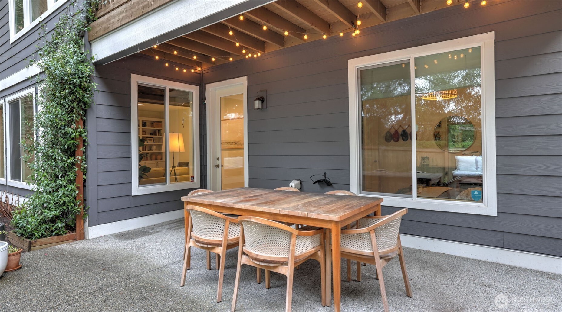 629 Field Place Northeast Renton, WA 98059 - Photo 32 of 37 Gallery Image 32