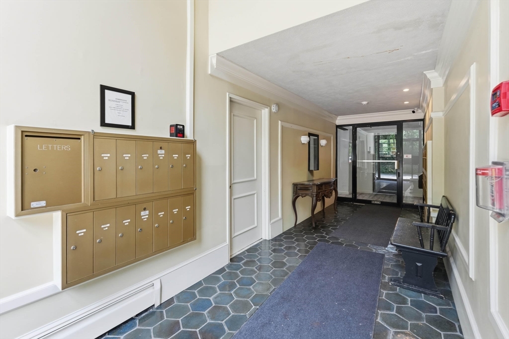 500 Northshore Road, Unit 4C Peabody, MA 01960 - Photo 4 of 33