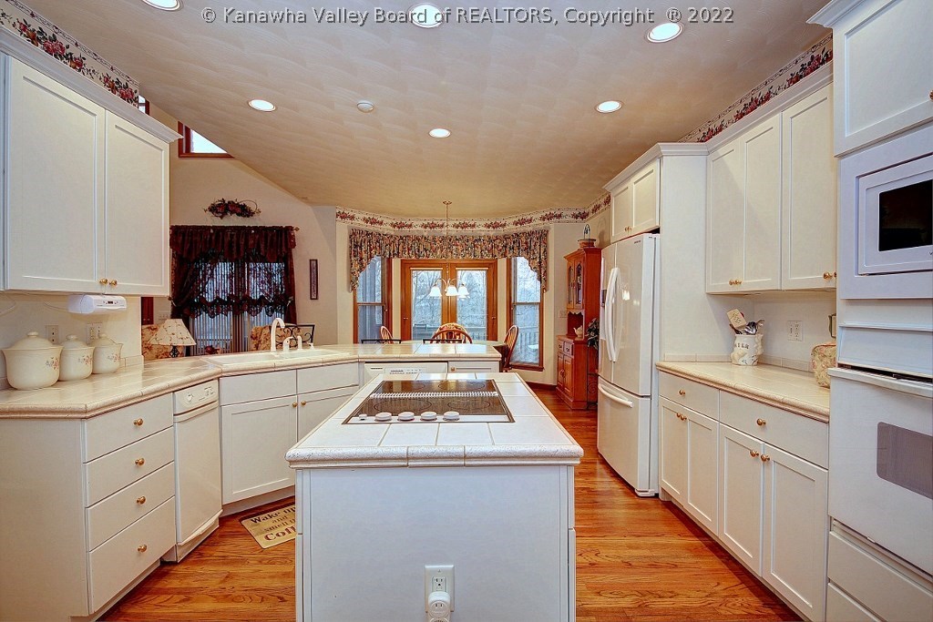 1034 Crestmont Road Hurricane, WV 25526 - Photo 12 of 30 Gallery Image 12