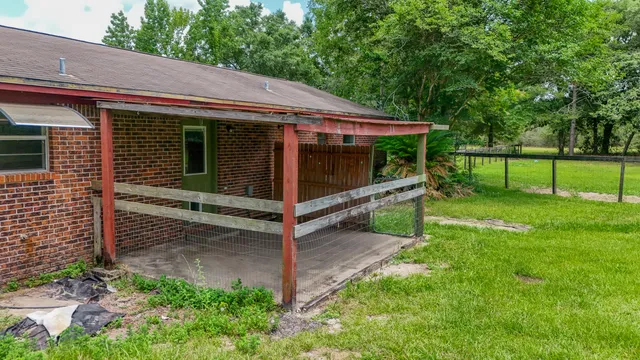 a view of a park and entertaining space