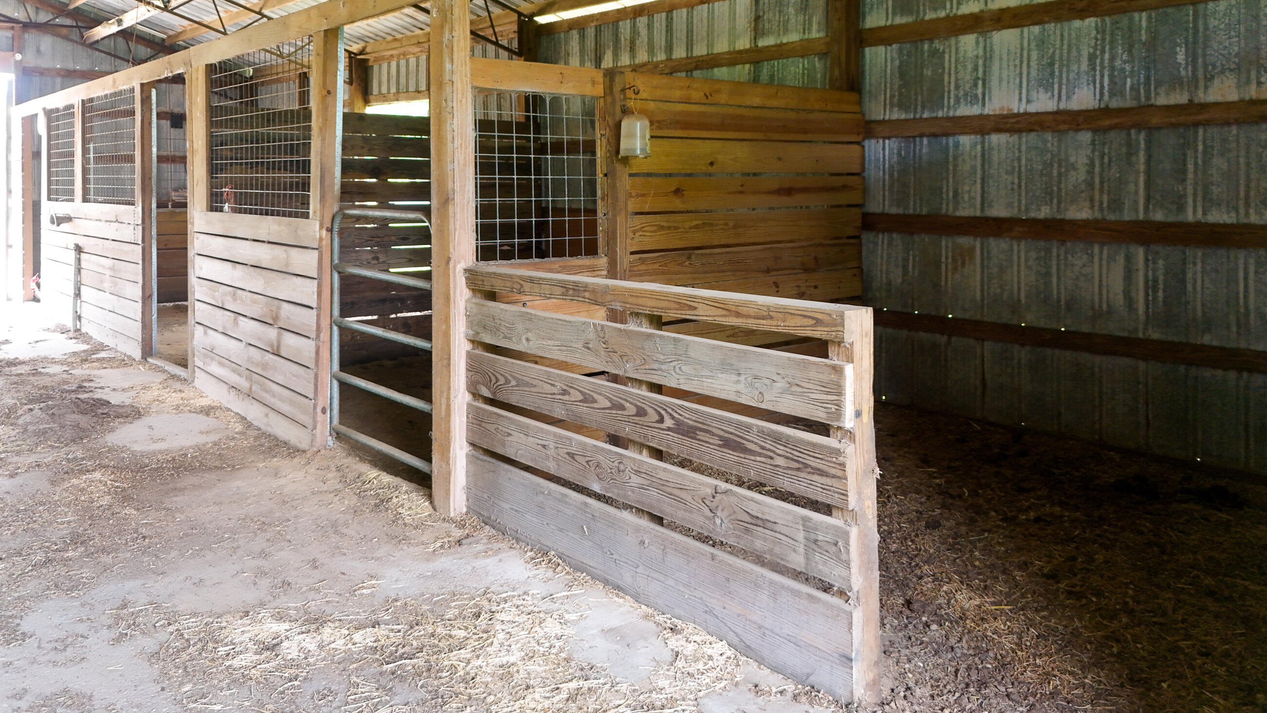 270 Windham Way DeFuniak Springs, FL 32433 - Photo 7 of 51 a view of walk in closet