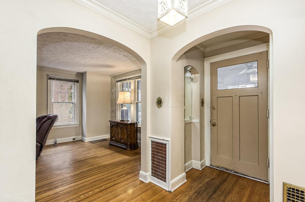 116 South Ardmore Road Bexley, OH 43209 - Photo 2 of 34 Gallery Image 2
