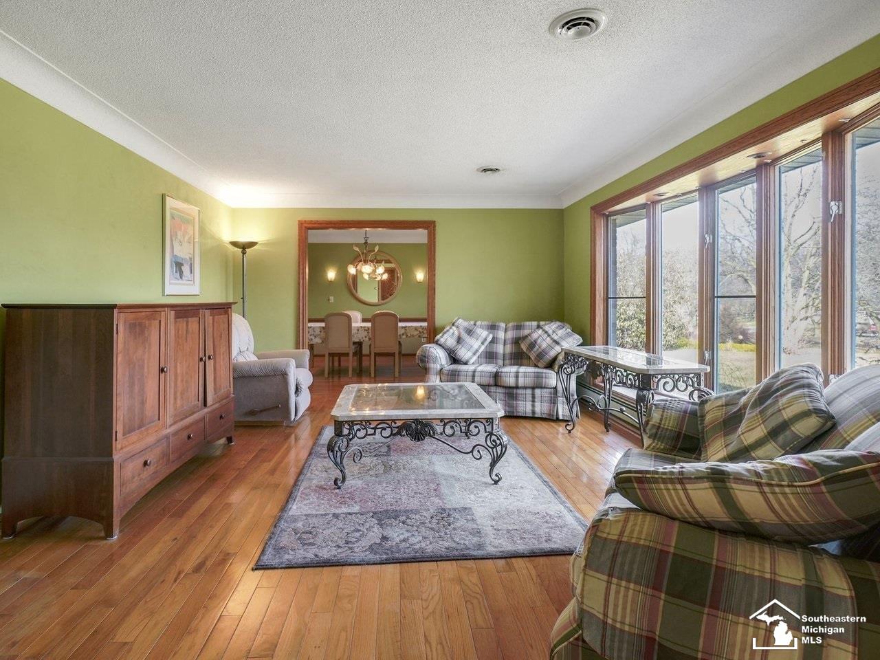 8355 Adler Road Lambertville, MI 48144 - Photo 11 of 90 50132795-923c1798-6bde-4800-a5d1-a9e288b297c3.JPG