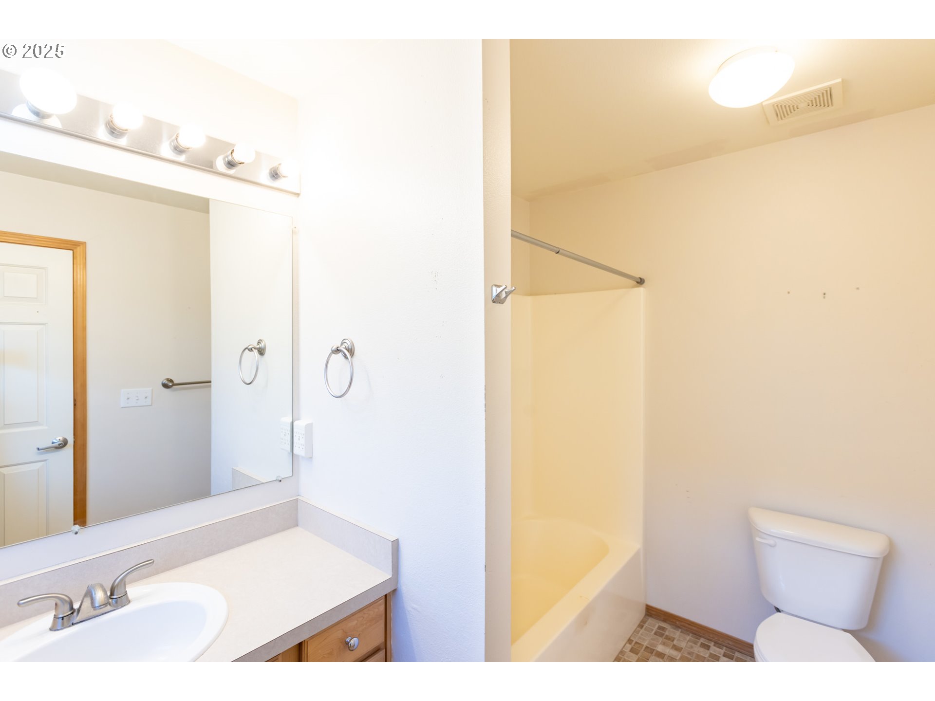 2957 Eugene Street Hood River, OR 97031 - Photo 38 of 42 a bathroom with a sink and a mirror