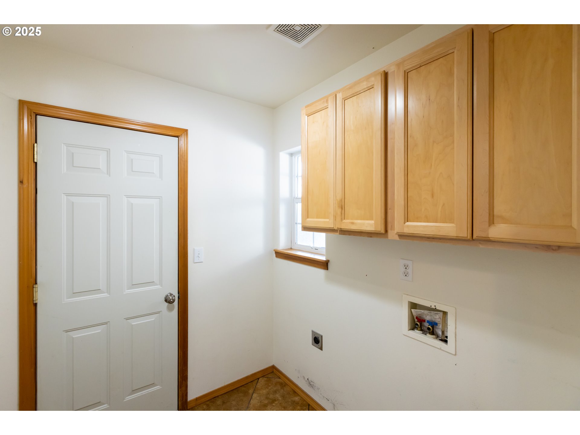 2957 Eugene Street Hood River, OR 97031 - Photo 40 of 42
