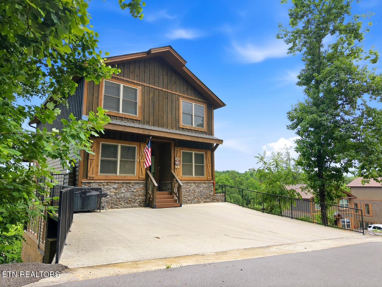 3032 Ridge Top Resort Way Pigeon Forge, TN 37876 - Photo 4 of 42 54268E45-8490-43A2-84CF-31602ABD951A