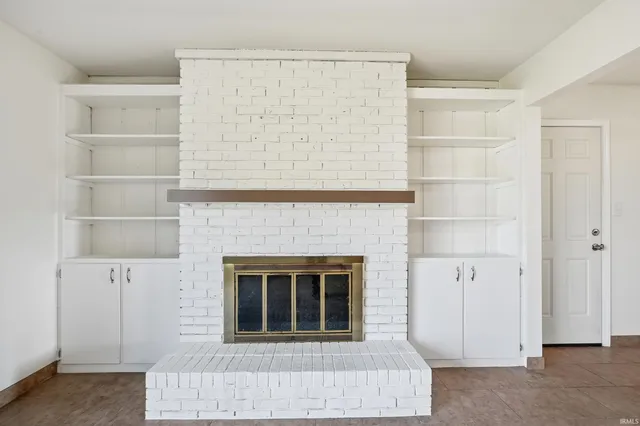 $249,999 | 3901 Ravenscliff Place, Fort Wayne, IN 46804