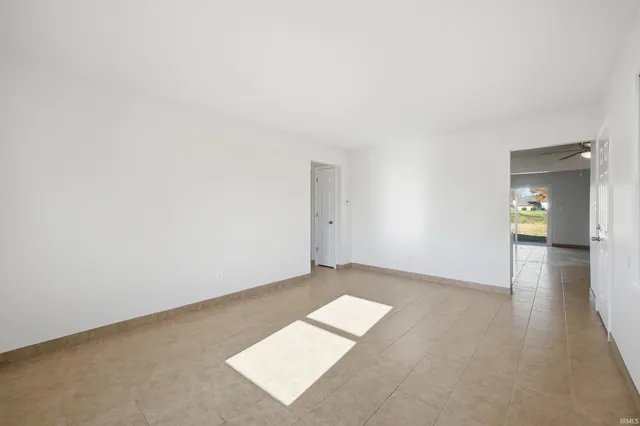 $249,999 | 3901 Ravenscliff Place, Fort Wayne, IN 46804