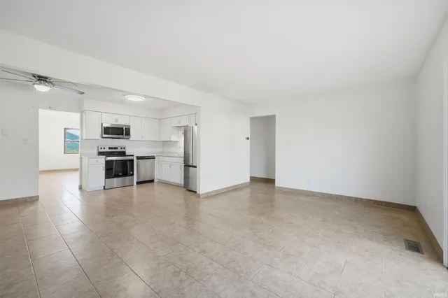 $249,999 | 3901 Ravenscliff Place, Fort Wayne, IN 46804