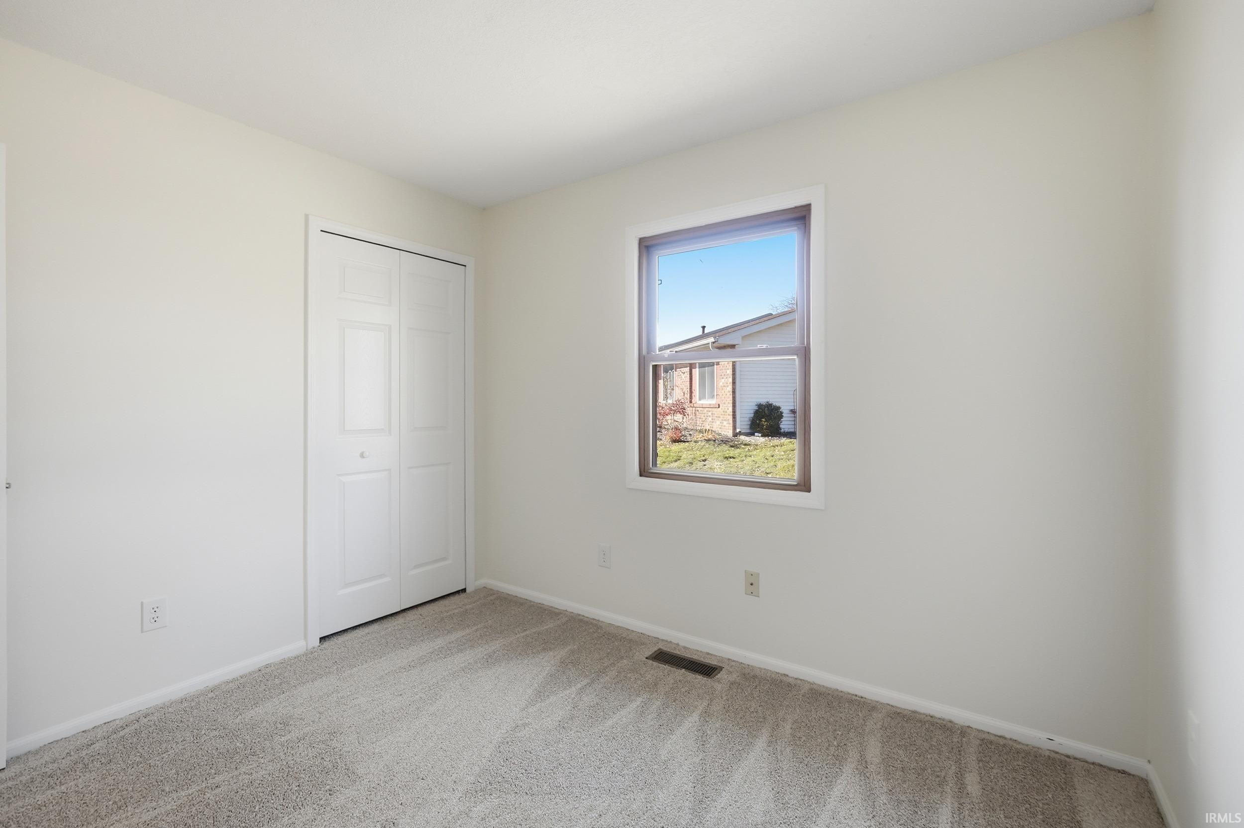 3901 Ravenscliff Place Fort Wayne, IN 46804 - Photo 28 of 33