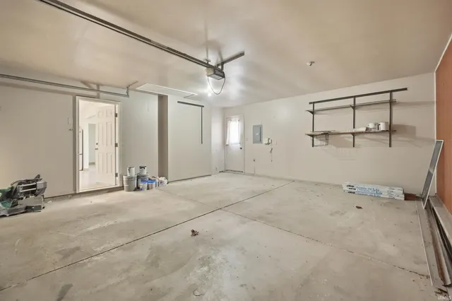 $249,999 | 3901 Ravenscliff Place, Fort Wayne, IN 46804