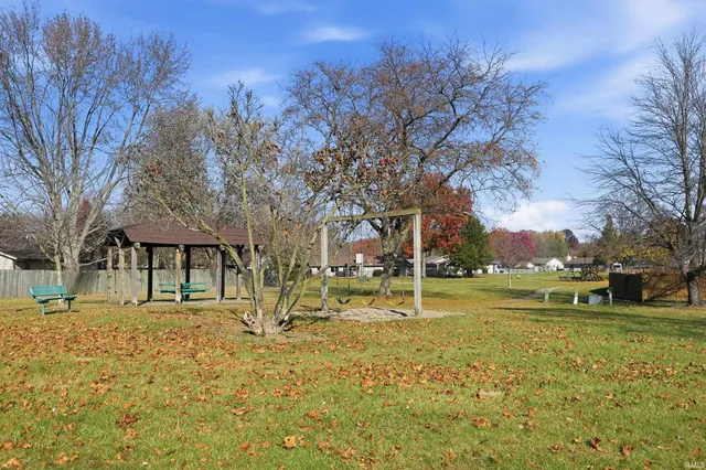 $249,999 | 3901 Ravenscliff Place, Fort Wayne, IN 46804