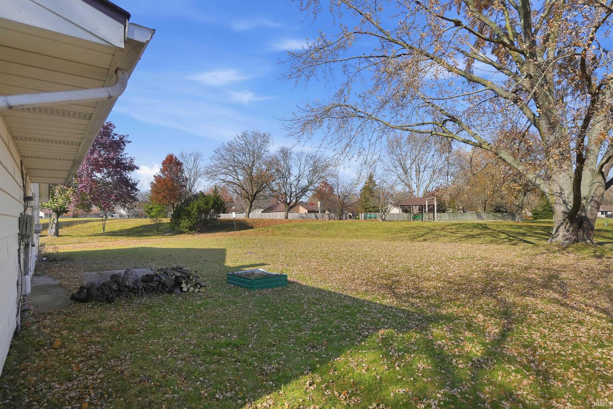 3901 Ravenscliff Place Fort Wayne, IN 46804 - Photo 7 of 33