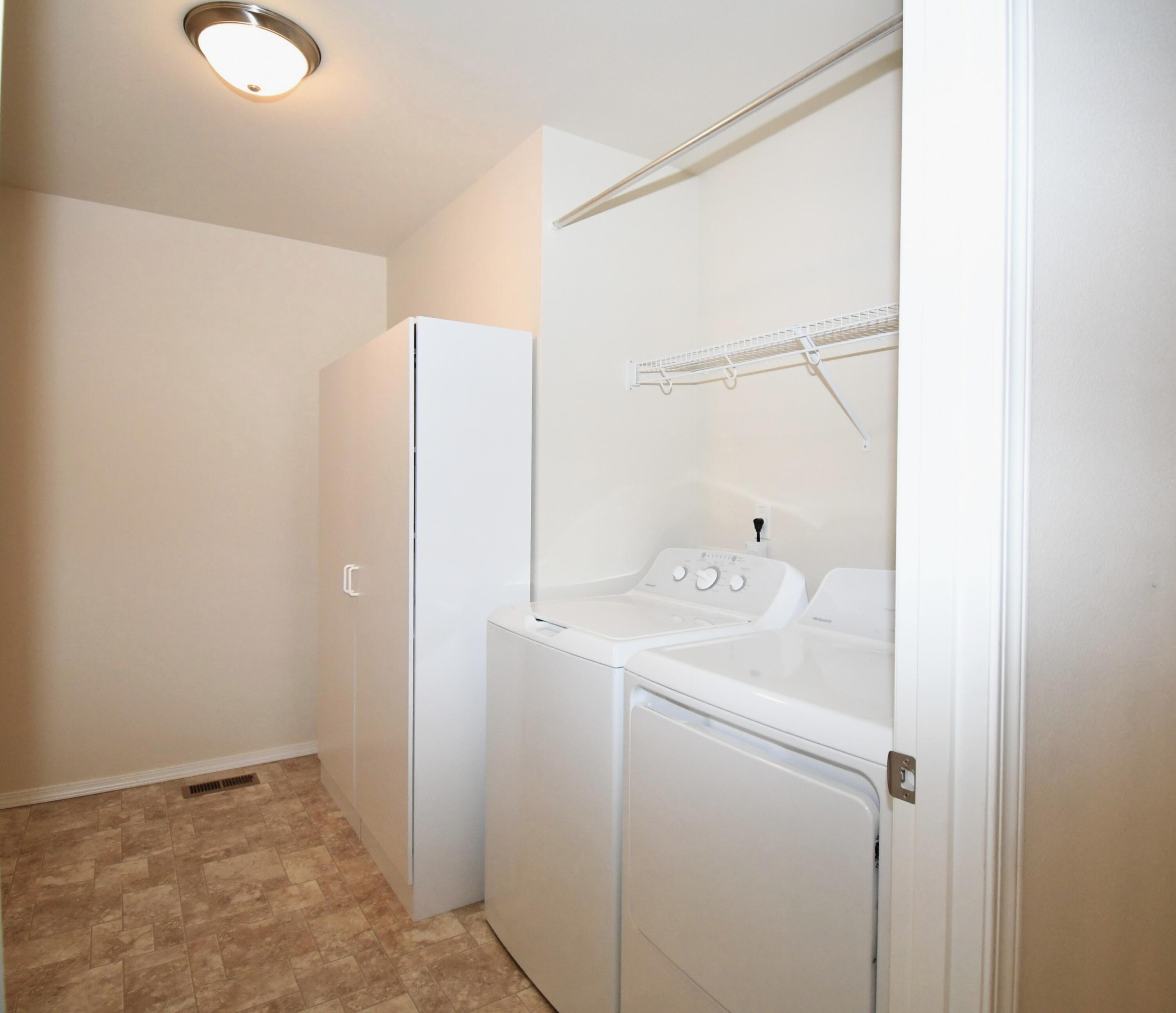 2343 Northeast Colleen Road Prineville, OR 97754 - Photo 18 of 24 Laundry