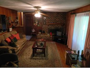 212 Springdale Road Bristol, TN 37620 - Photo 4 of 5 Family Room