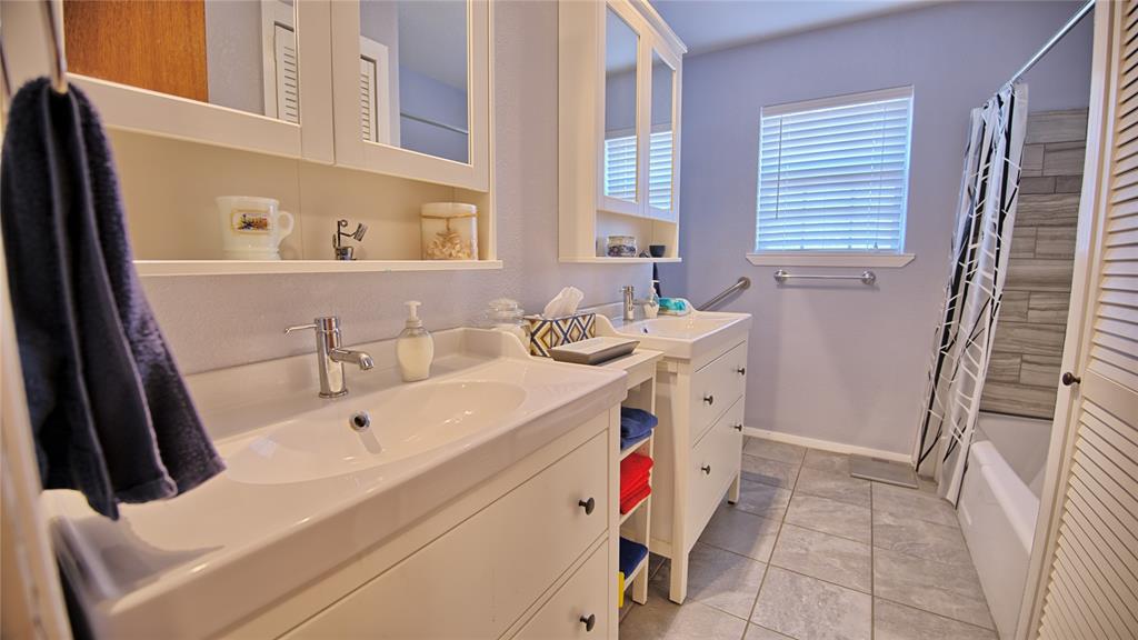 437 Jakes Road Bowie, TX 76230 - Photo 27 of 39 Gallery Image 27