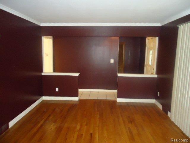 21972 Evergreen Road Southfield, MI 48075 - Photo 23 of 25 261-925851 Entry Way.JPG