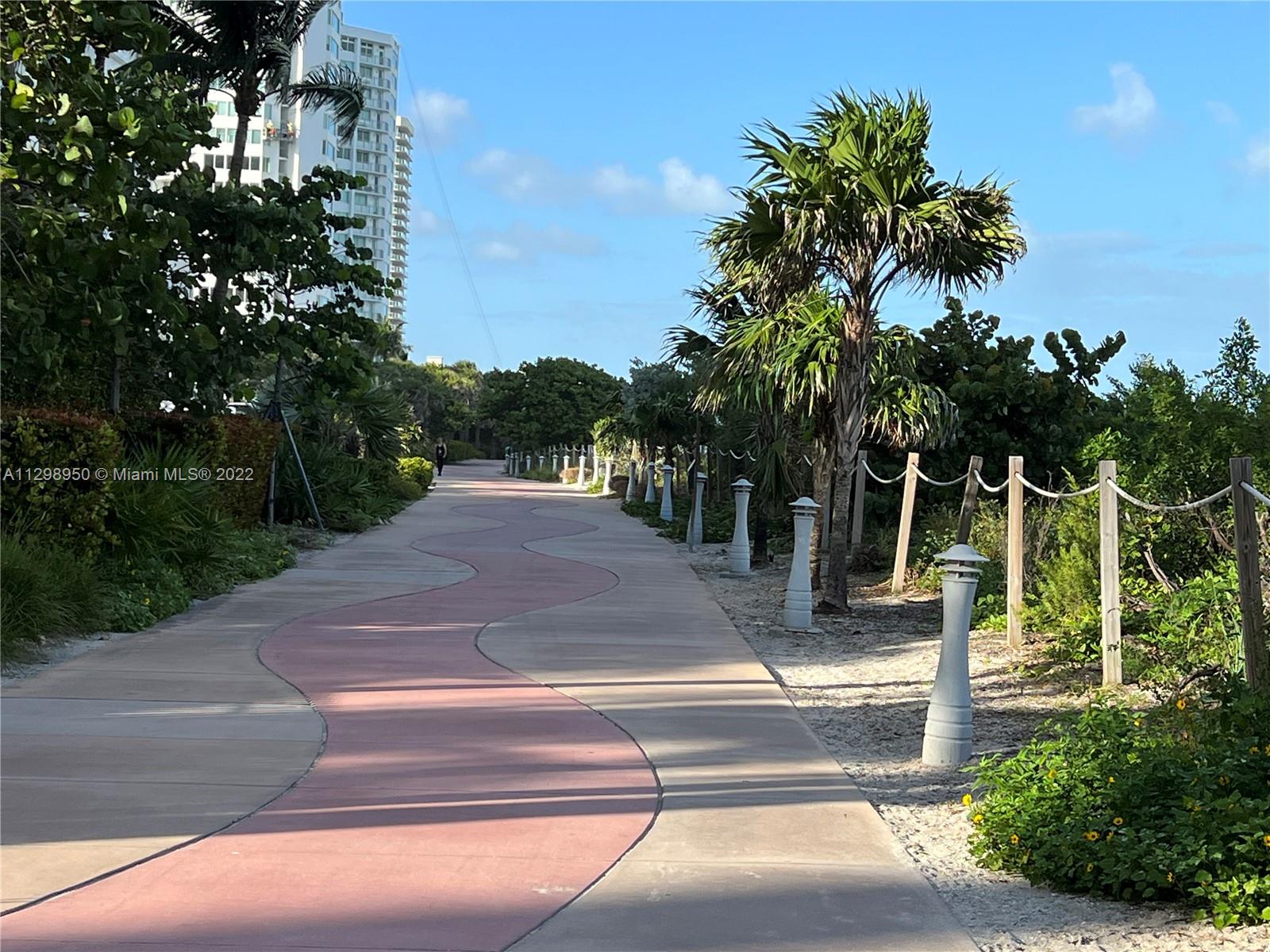 6965 Harding Avenue, Unit 406 Miami Beach, FL 33141 - Photo 8 of 10 a view of yard
