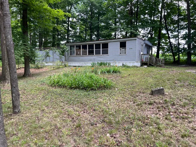 $29,900 | 5092 East Drive, Stanton, MI 48888