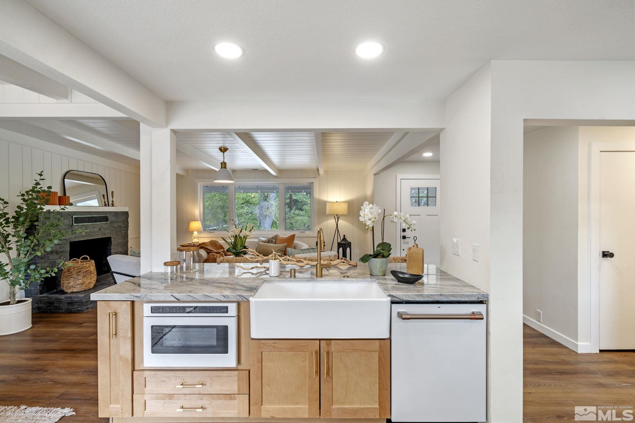 208 Rhodes Road Reno, NV 89521 - Photo 5 of 40 Photo 5