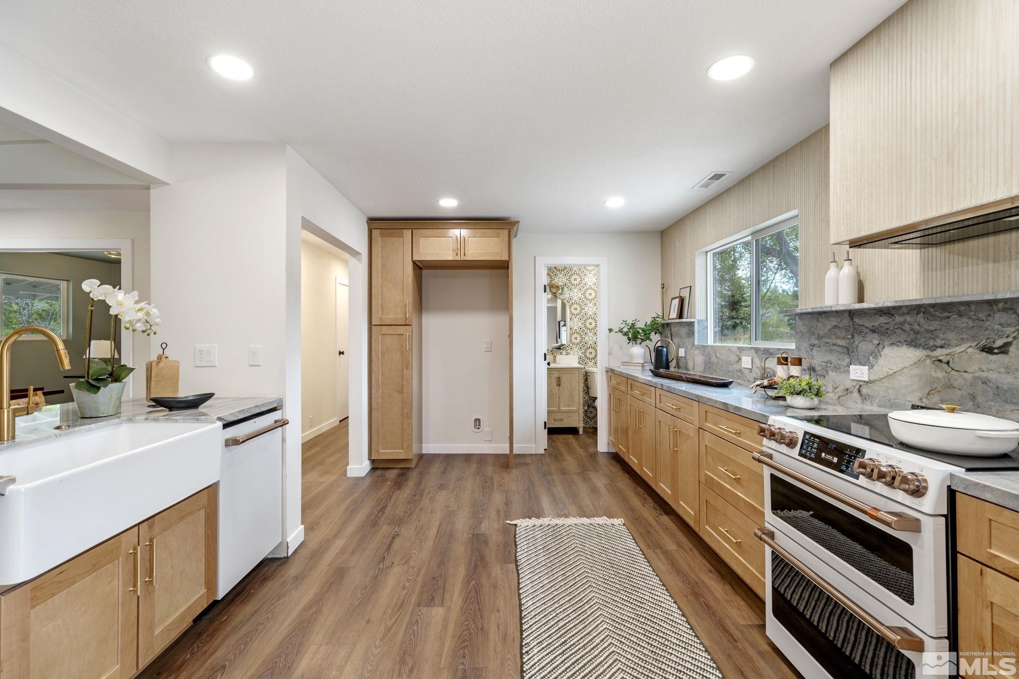 208 Rhodes Road Reno, NV 89521 - Photo 6 of 40 Photo 6