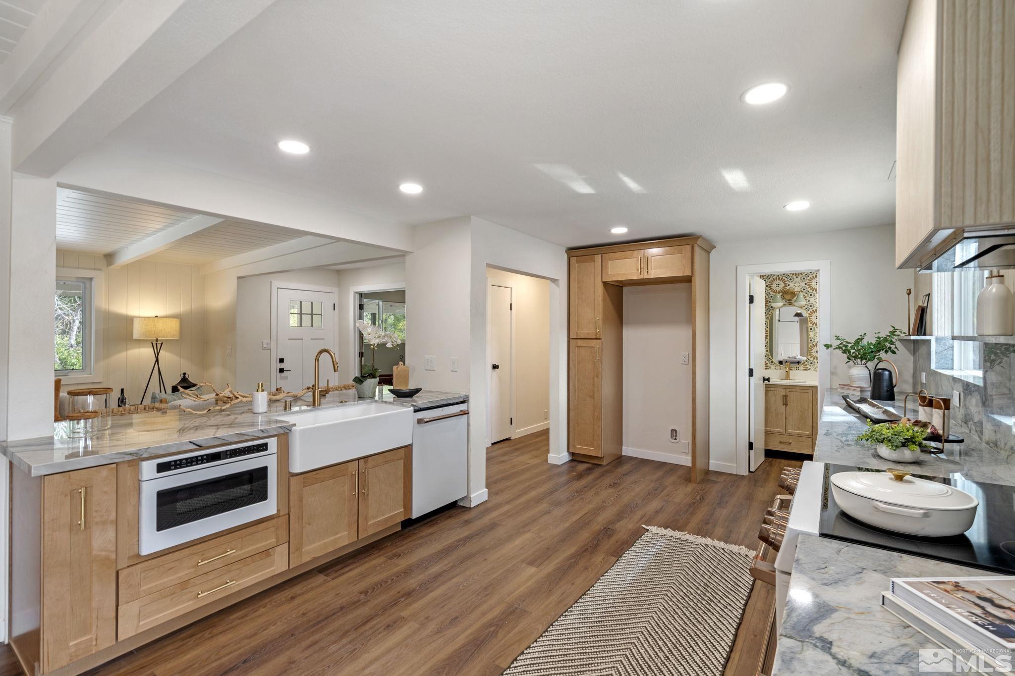 208 Rhodes Road Reno, NV 89521 - Photo 8 of 40 Photo 8