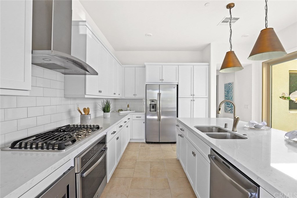 325 Magnet Irvine, CA 92618 - Photo 12 of 28