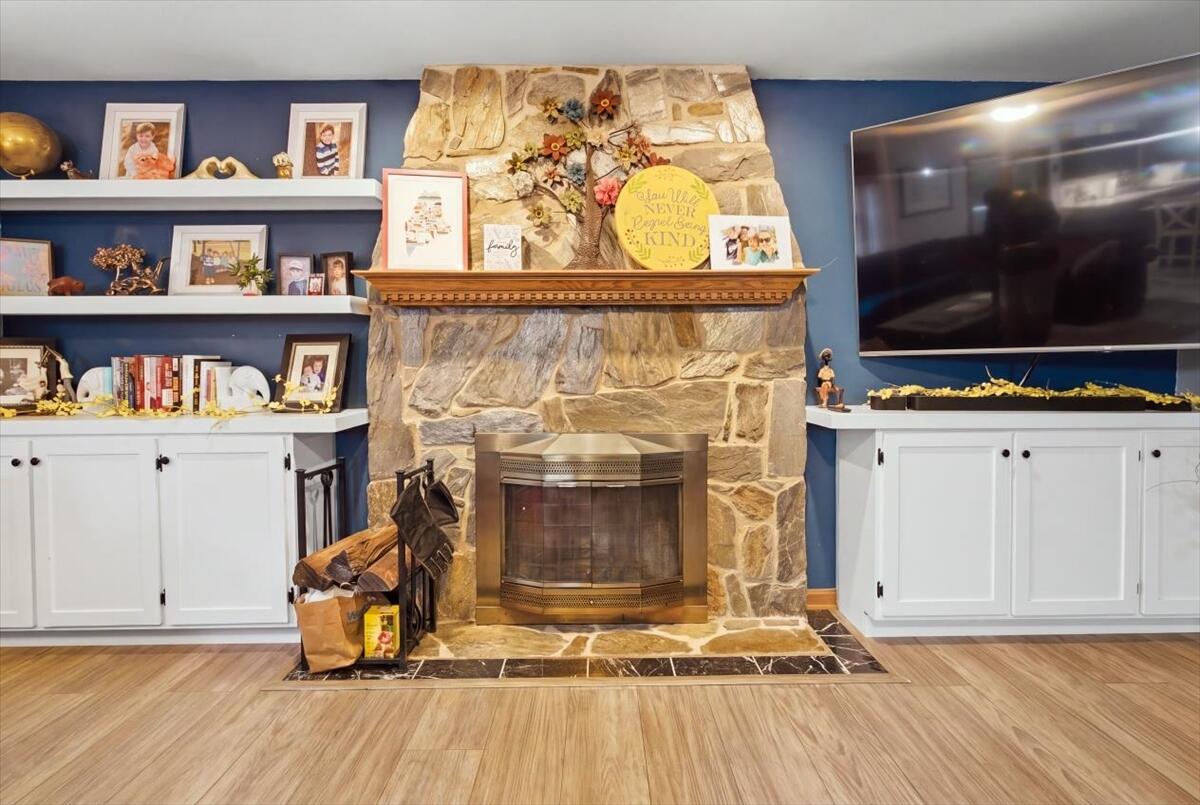 16 Ridge Road Turner, ME 04282 - Photo 17 of 115 042-03_Living Room 02