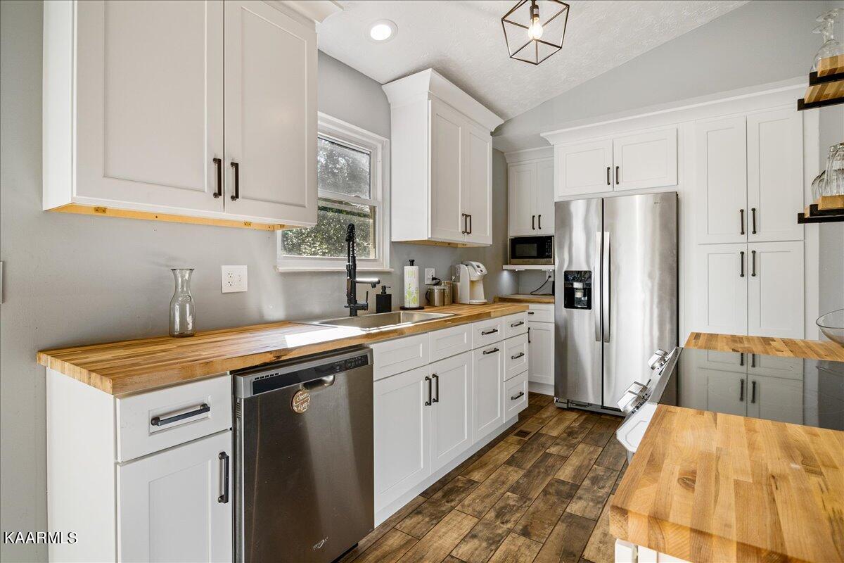 909 Tree Trunk Road Knoxville, TN 37934 - Photo 9 of 31 Kitchen